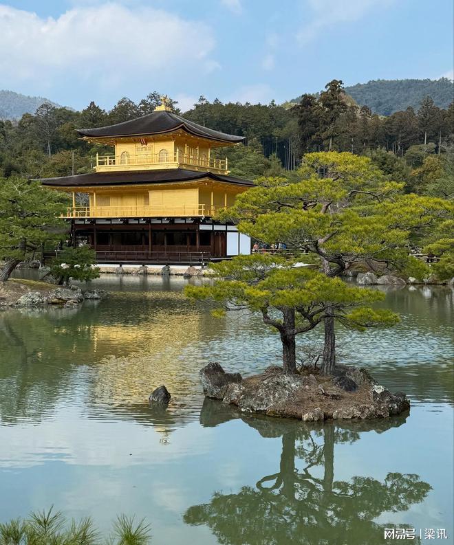 血女儿在日本旅游！两人仿佛姐妹花邓姐九游会J9入口56岁邓文迪和24岁混(图5)