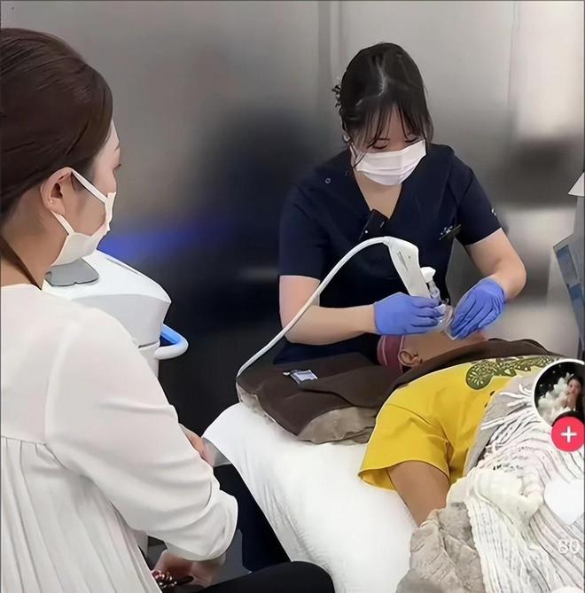 曝光脸色发黑引发担忧金龟子美容很享受j9九游会登录61岁王宁日本换血手术(图2)